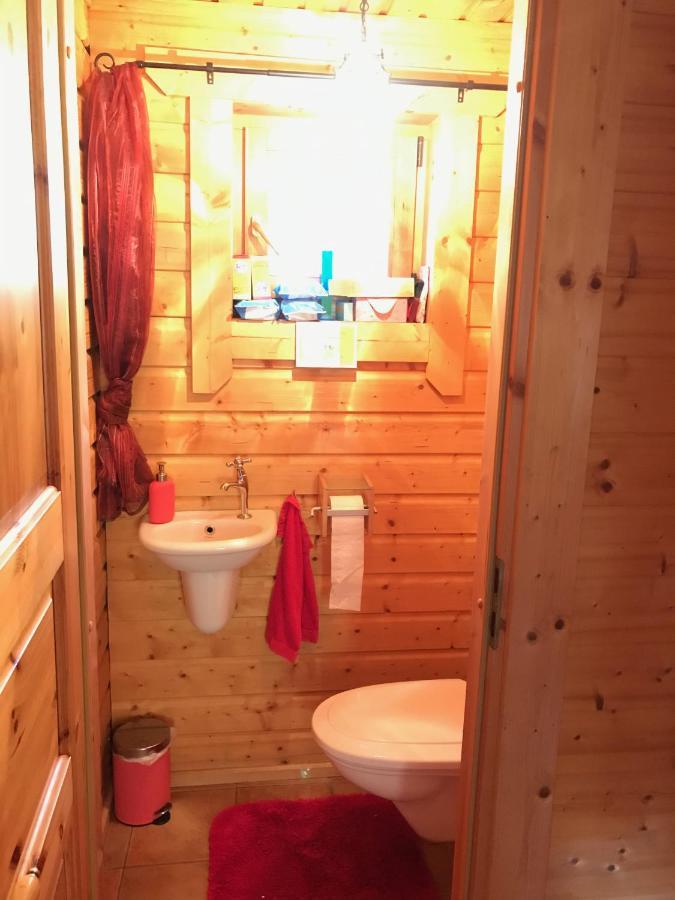 Houten Chalet/Bungalow In Het Bos, Sauna, Jacuzzi Meijel Exterior photo