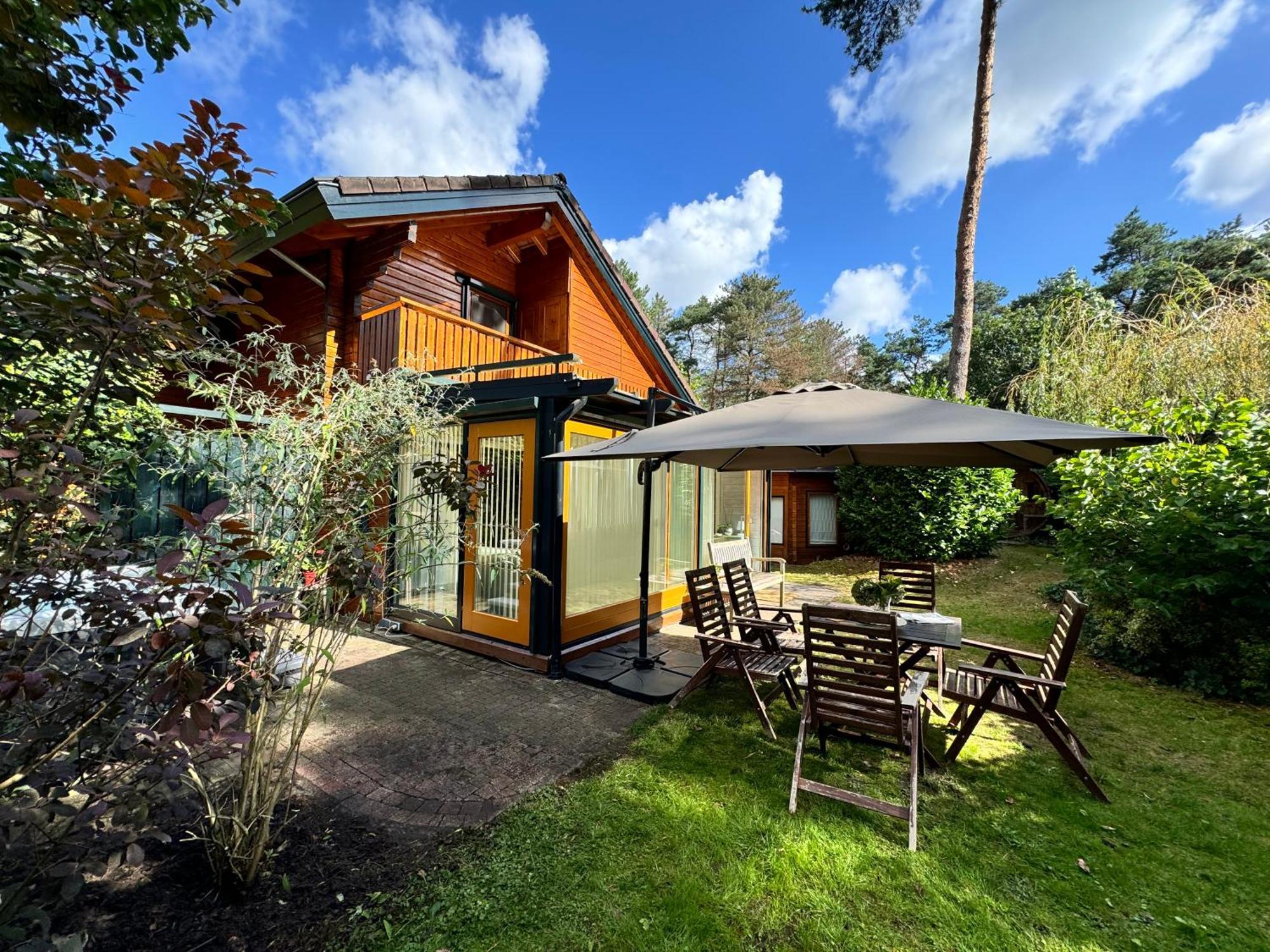 Houten Chalet/Bungalow In Het Bos, Sauna, Jacuzzi Meijel Exterior photo